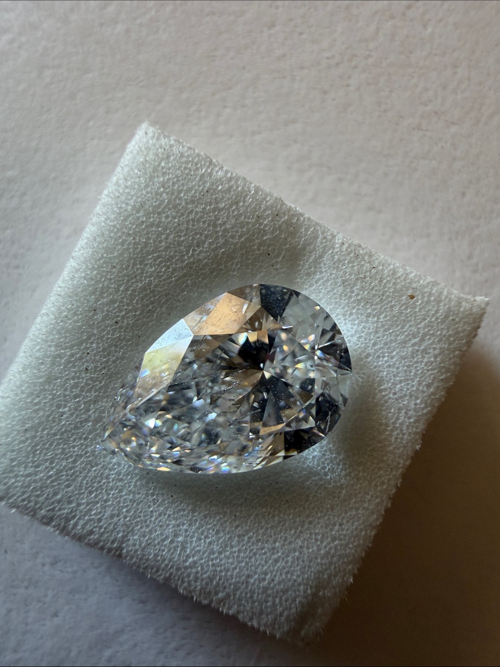 1.58 karat Pear Cut Diamond - White